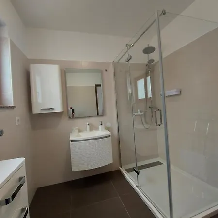 Spomax Apartament Pag Town