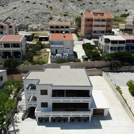 Spomax Appartement Pag Town